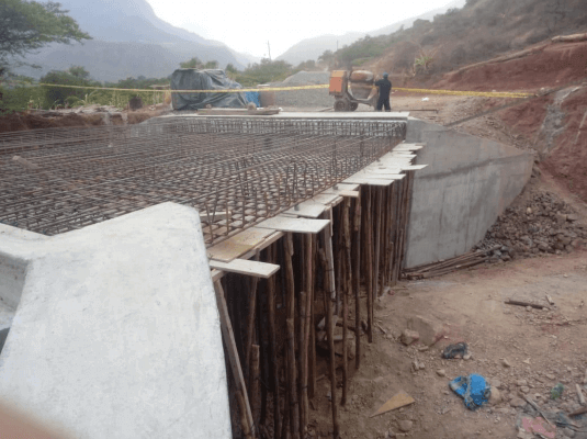 Ejecución de Puente CALLANCAS – CHARAT 'OTUZCO'